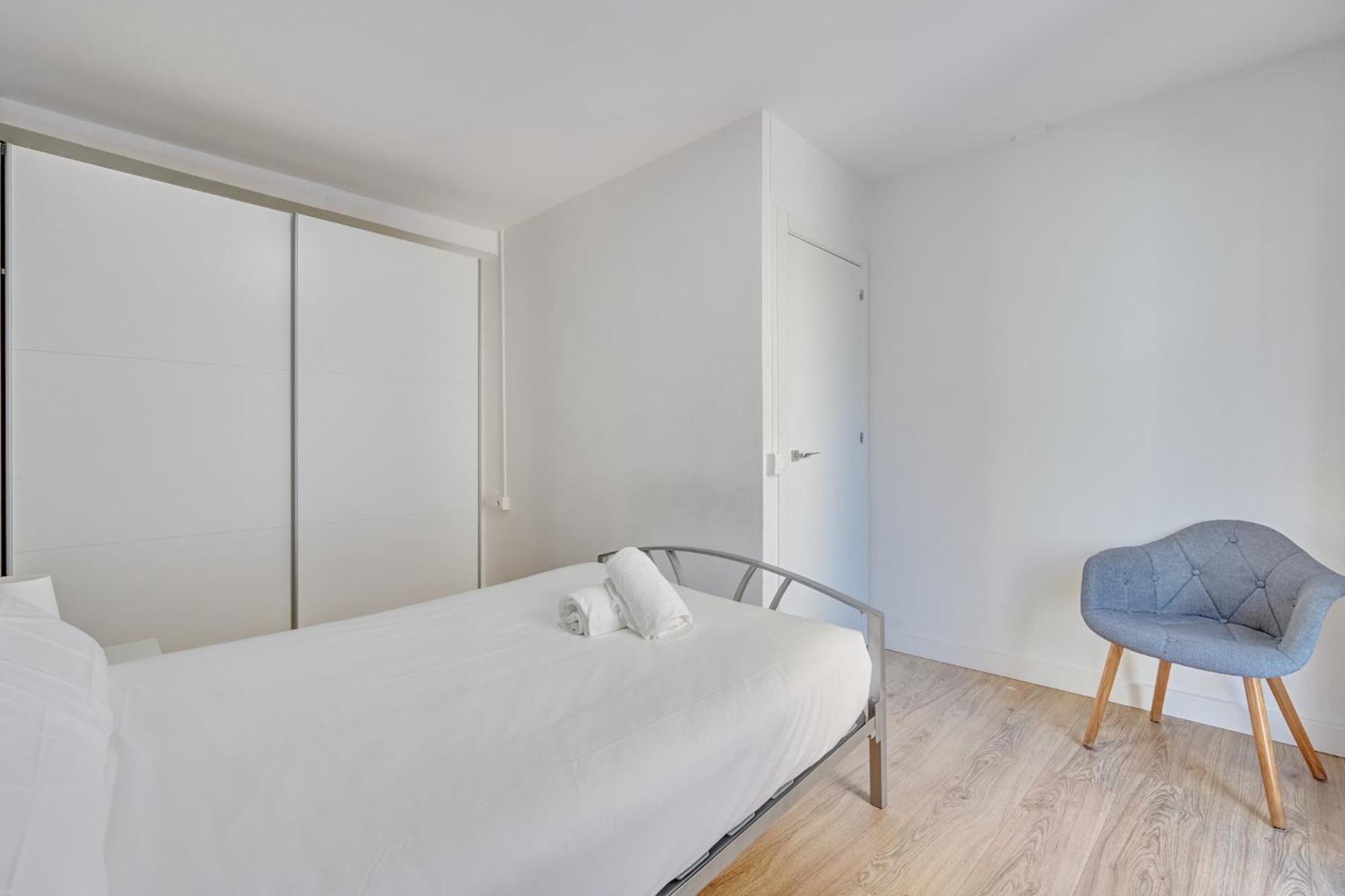 Apartamento Zure Etxea By Clabao Pamplona Exterior foto